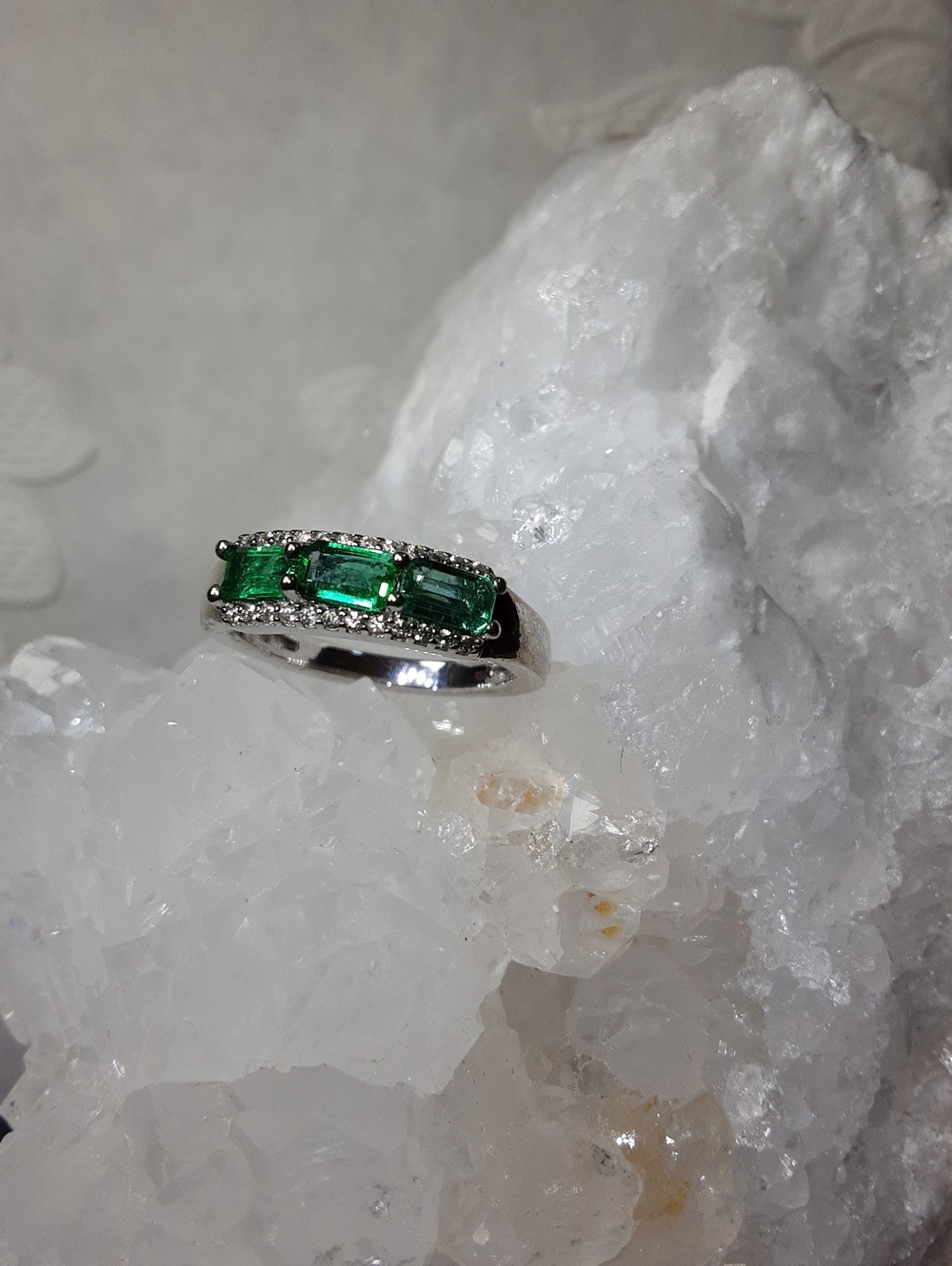 925 AAA Grade Emerald & White Zircons.